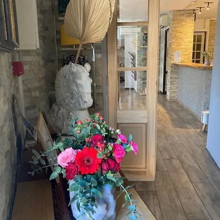 Le Chardon Bleu Hotel