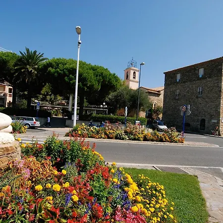 Le Chardon Bleu Сент-Максим